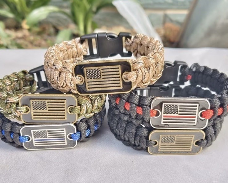 Braided Nylon Paracord Adjustable Bracelet w/ Buckle USA Flag Plate Multicolor