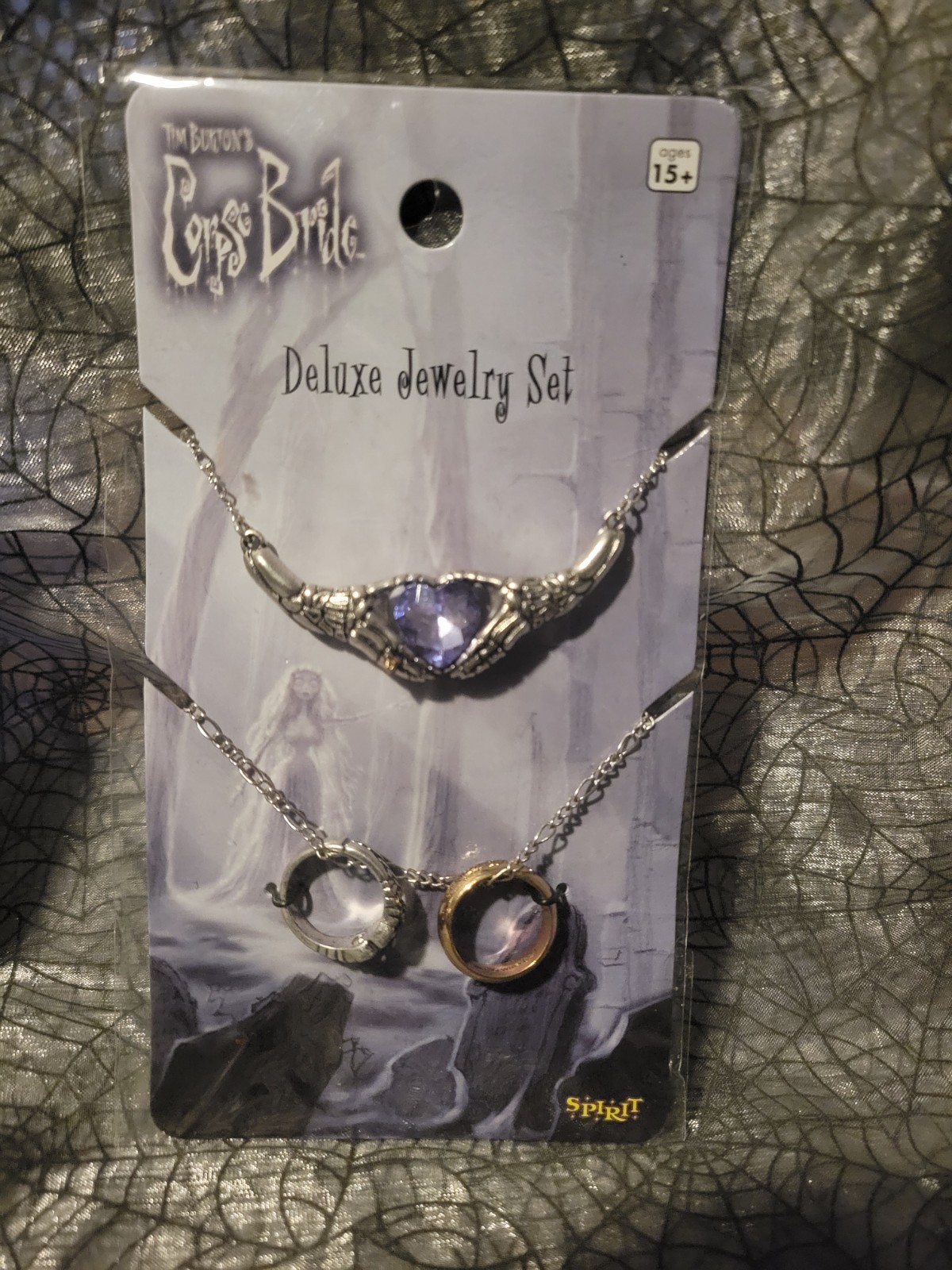 Tim Burton’s Corpse Bride Deluxe Jewelry Set Heart Hands 2 Rings Necklace NEW