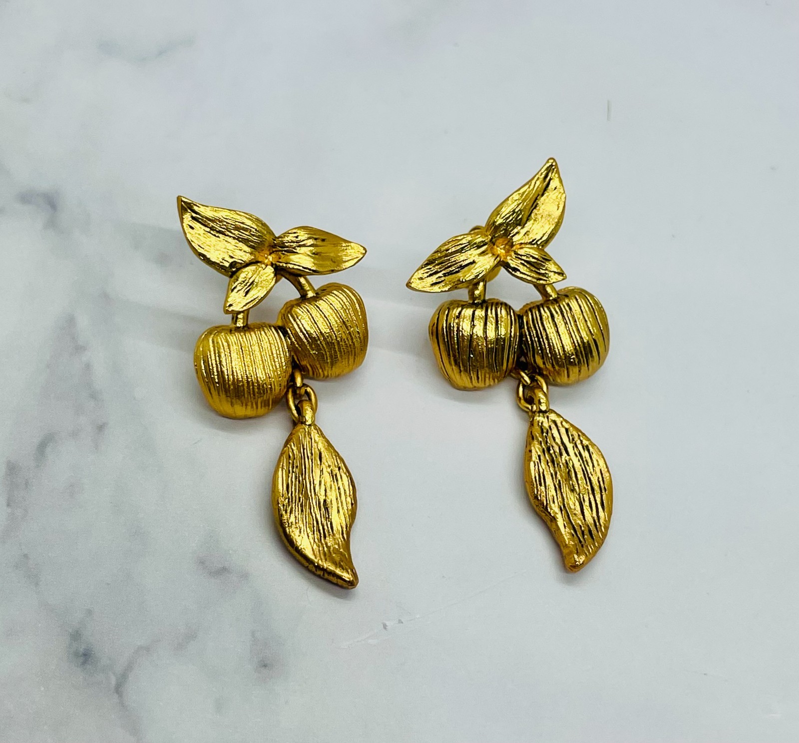 YSL YVES SAINT LAURENT Gold Tone Cherry Earrings – Pre owned / MF6233