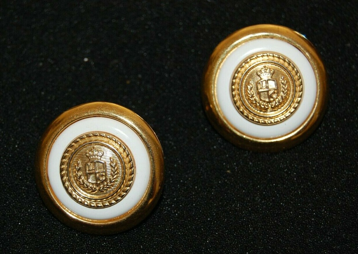 ELEGANT VINTAGE LIZ CLAIBORNE COUTURE WHITE AND GOLDEN LOGO SHIELD POST EARRINGS