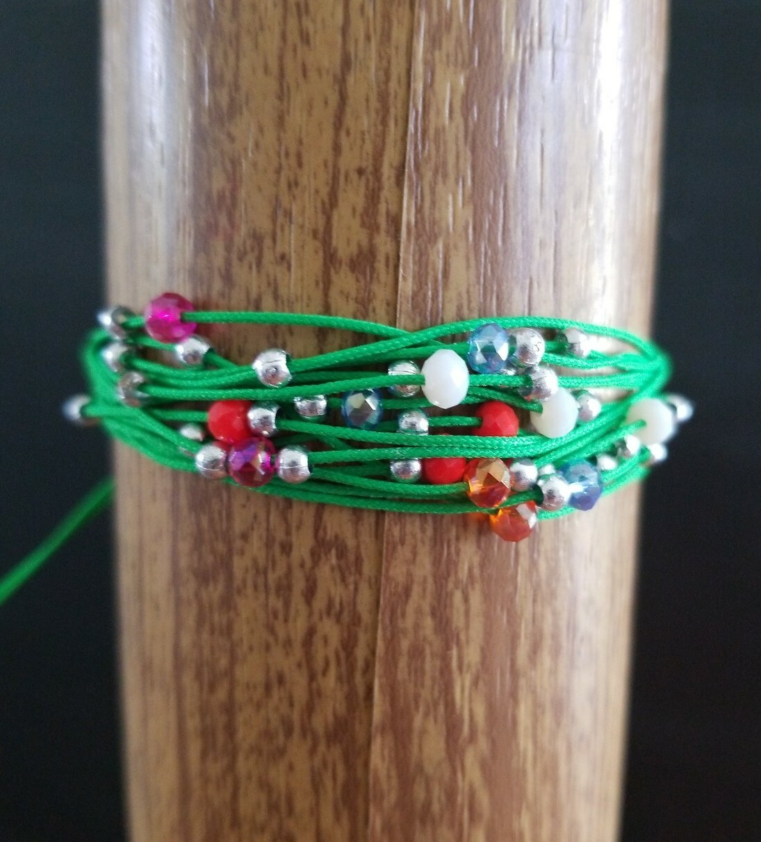 GANZ Fashion Bracelet, rope bracelet with beads, Green (color of beads vary)