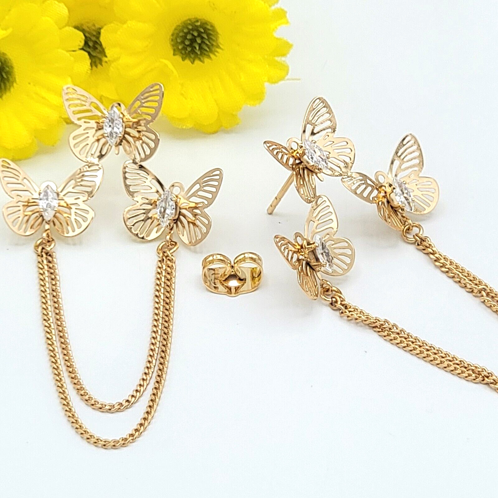 18K Gold Plated Chandelier 3 Butterflies Clear Crystals Earrings. Oro laminado