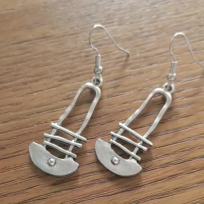 BOHO ANTIQUE SILVER GEOMETRIC / TRAPEZOID CUT DANGLE EARRINGS