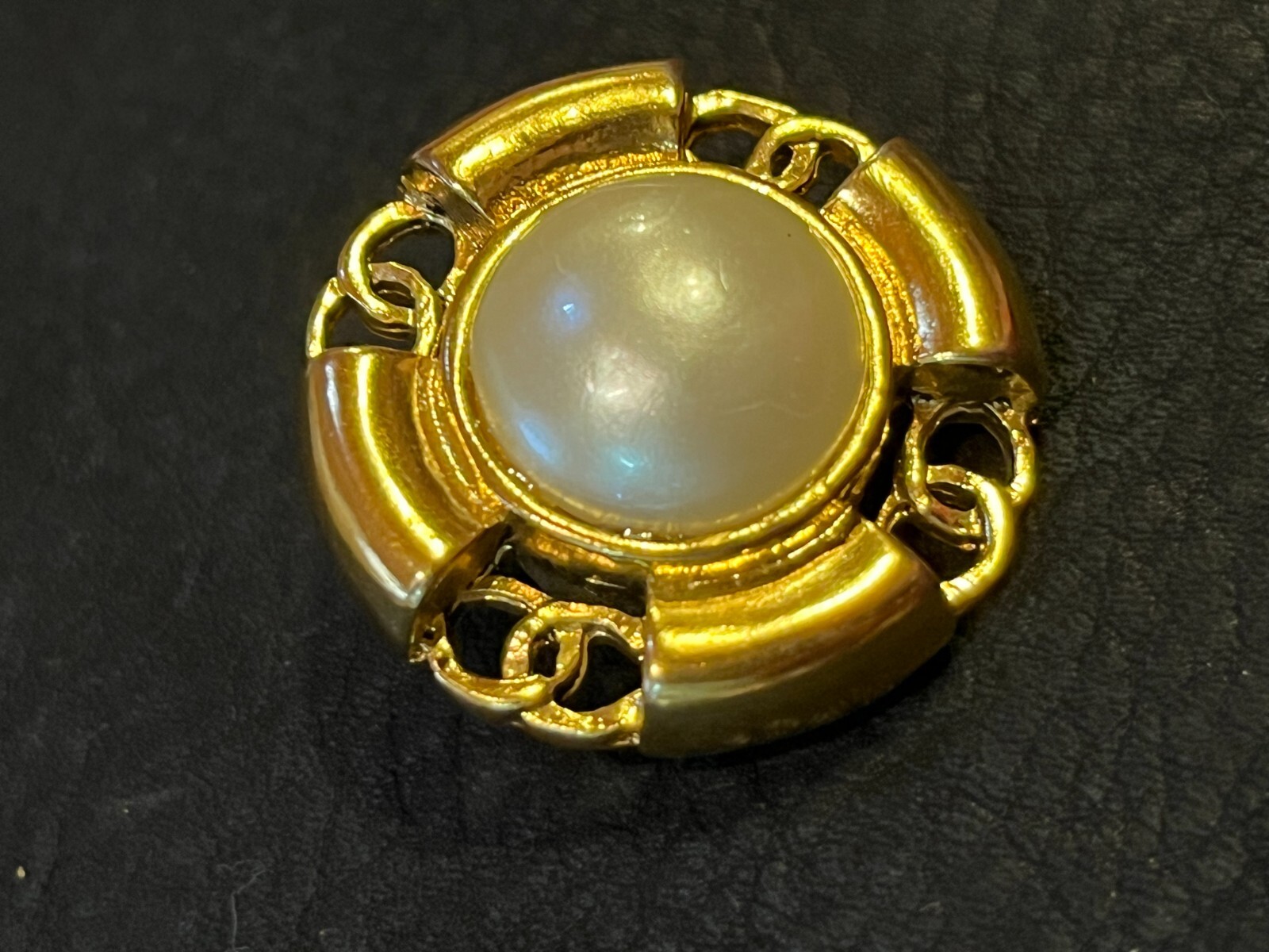 CHANEL Earrings AUTH Coco CC Logo Rare Vintage Gold 94P 4 CC Pearl 3.1cm F/S