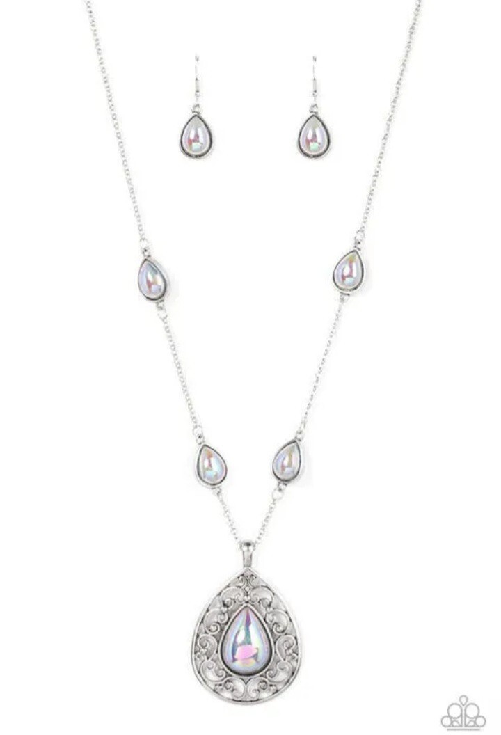 🩷 Paparazzi ~ Magical Masquerade ~ Silver Necklace Iridescent.