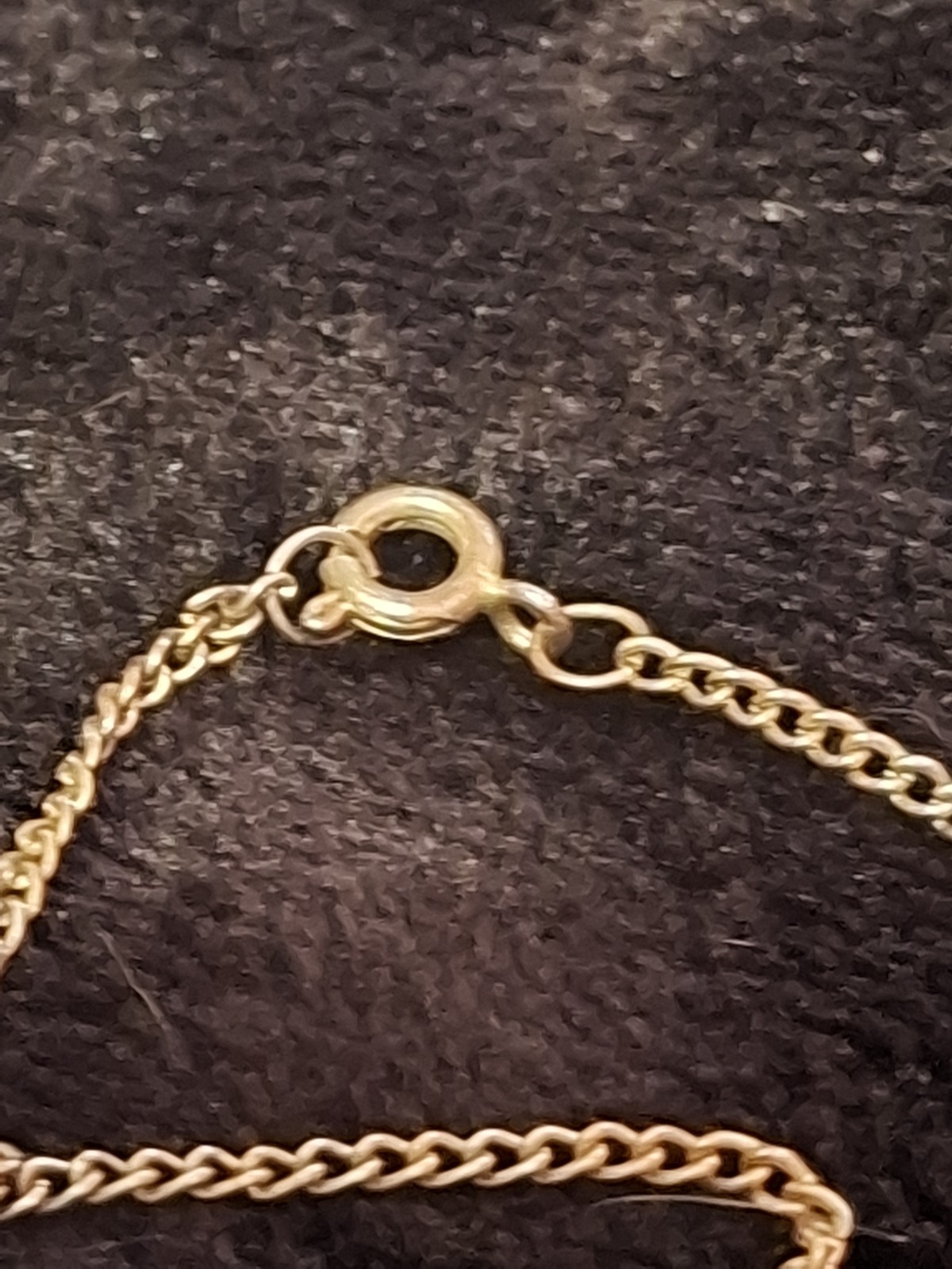 Gold-Tone Metal Curb Link Chain Necklace Spring Ring Clasp No Stone