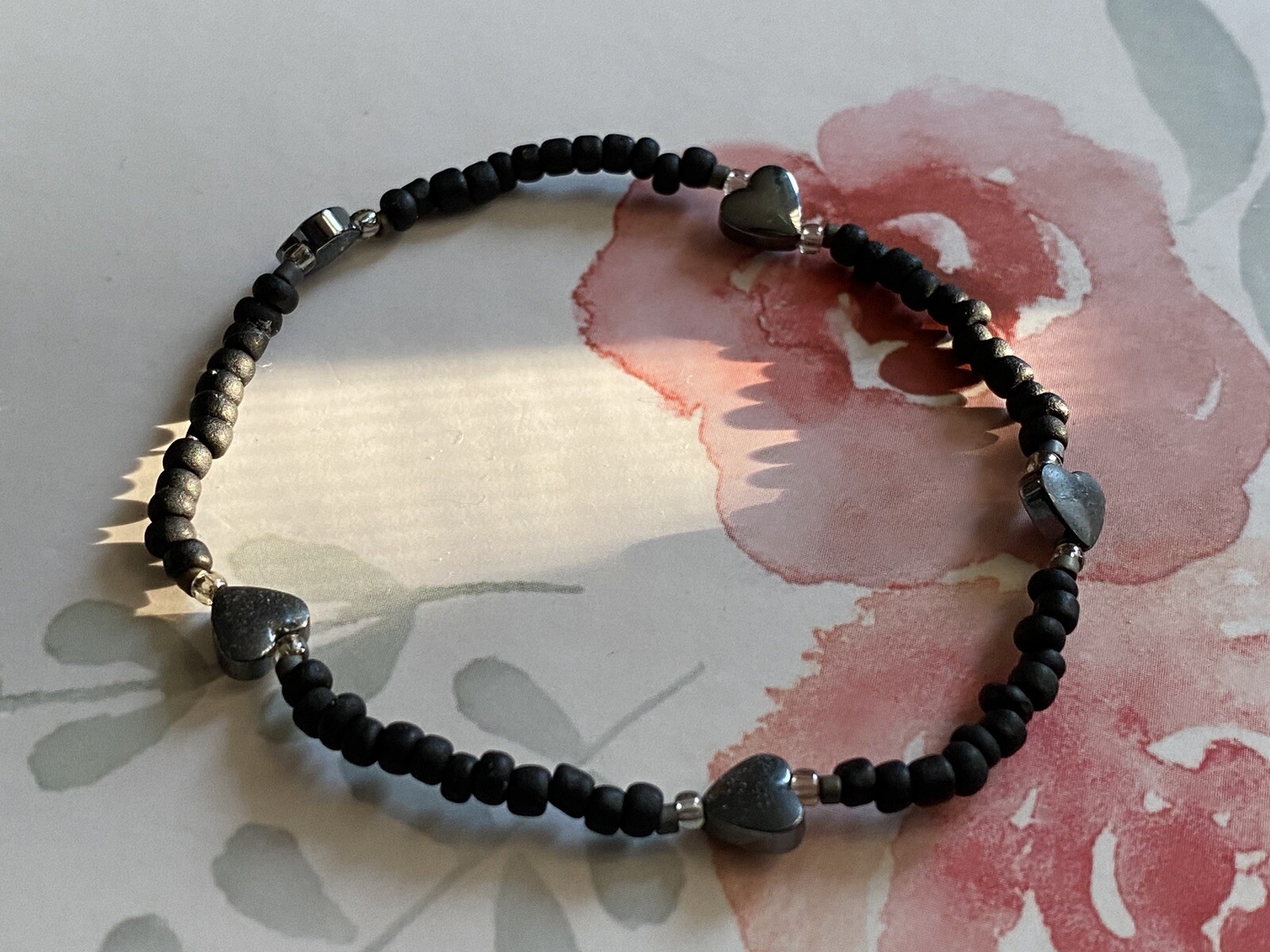7in MATTE Black & Gray Heart Stretch Bracelet Glass Seed Beads 8/0 11/0 Toho