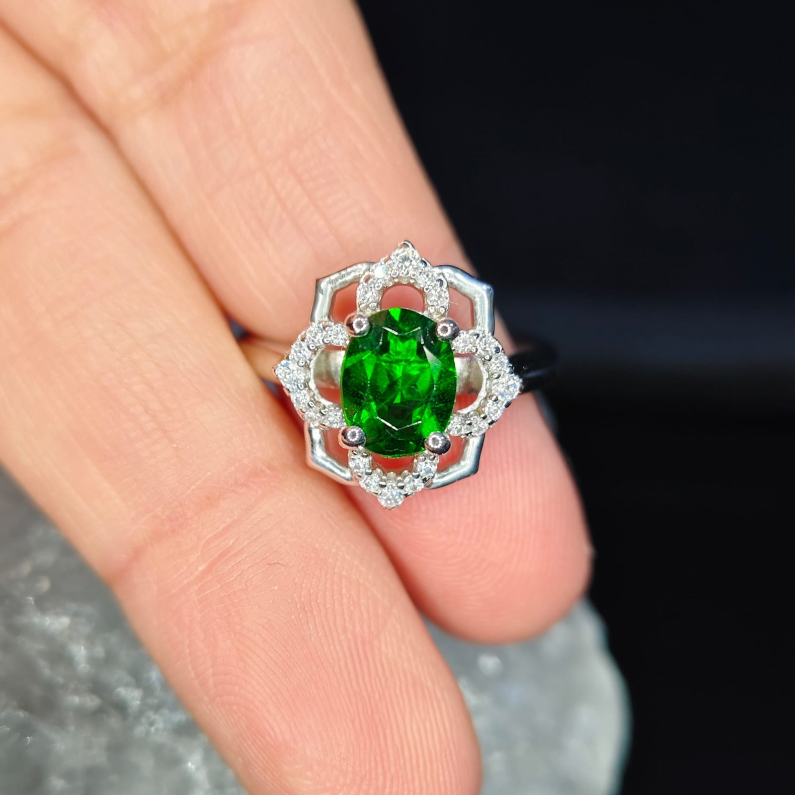 Chrome Di-Opside Oval 8X6 MM Ring size 7 925 Sterling Silver Ring Gift Her.