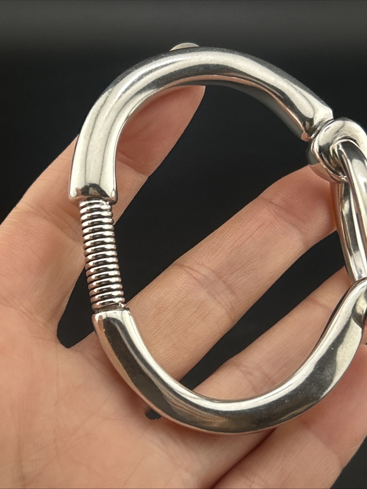 Solid Silver Plated UNOde50 “Hooked On A Feeling” Shackle- Shaped Clasp Bracelet