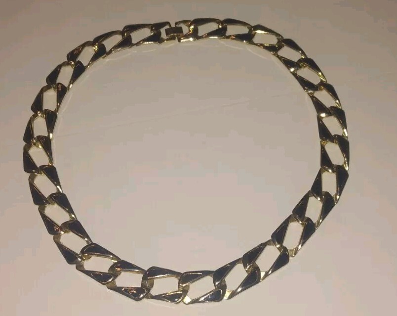 Lot Of 4 Necklaces, Go Tones Black Enamel 18, 22, 26 & 28″ Spring Ring & Lobster