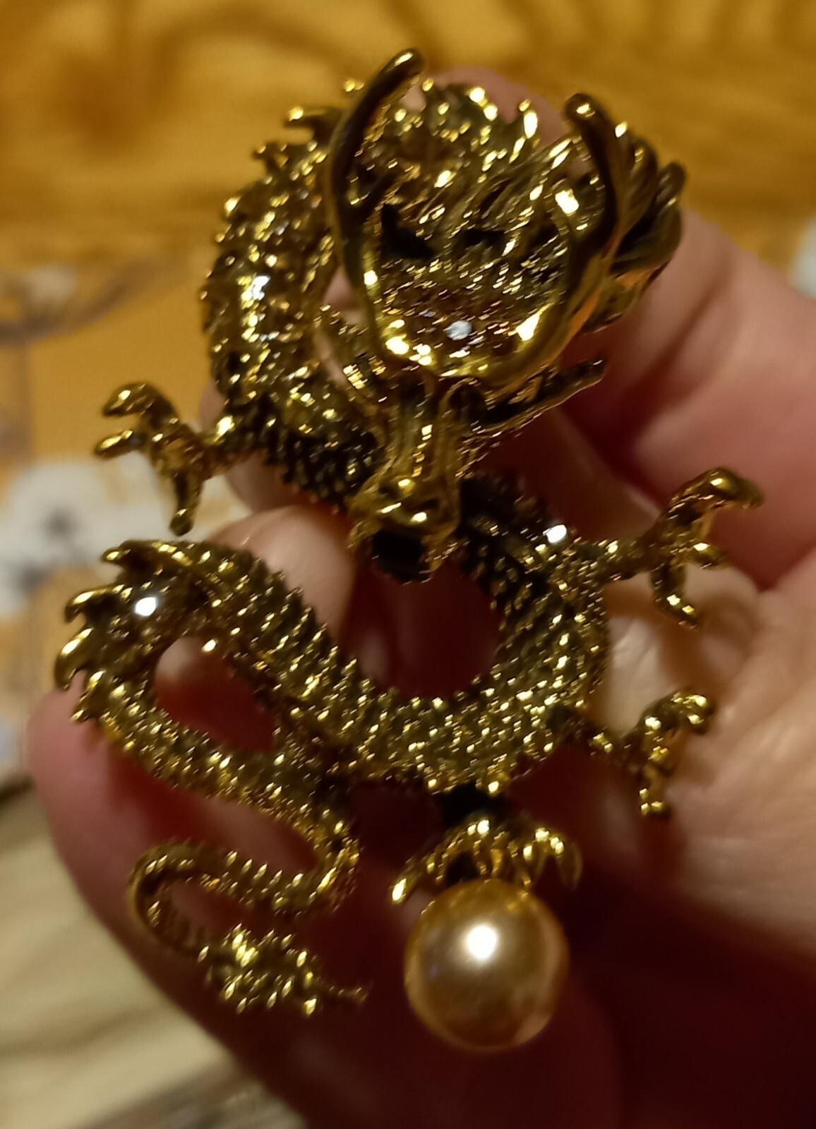 VINTAGE STYLE GOLDTONE DRAGON & PINK FAUX PEARL BROOCH LOVELY GLAMOROUS CHINESE