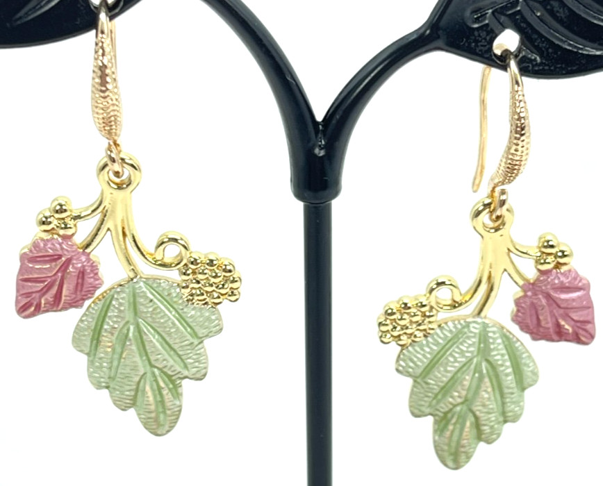 Necklace/Earrings Gold Tone Pink I& Green Engraved Leaf Design. Chain 16″ + 2″.