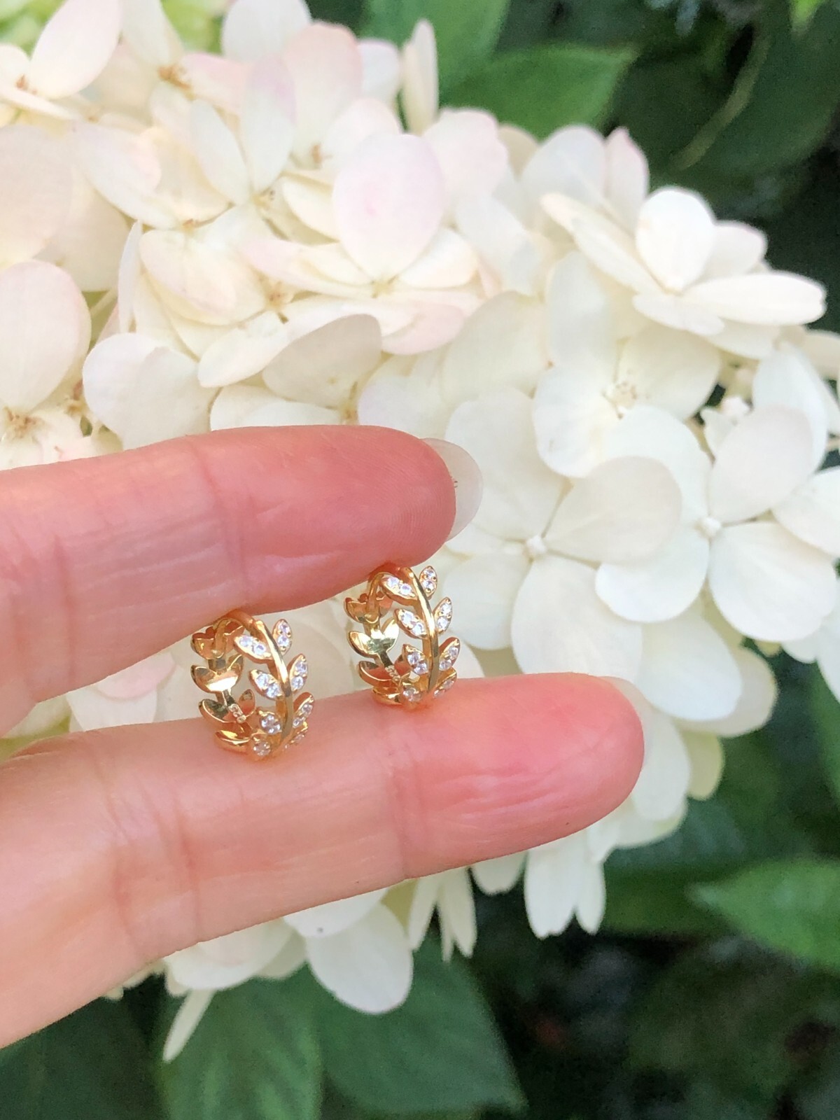 925 Sterling Silver CZ Leaf Vine Huggie Hoop Earrings Gold Women 12mm/9.8mm x4.3