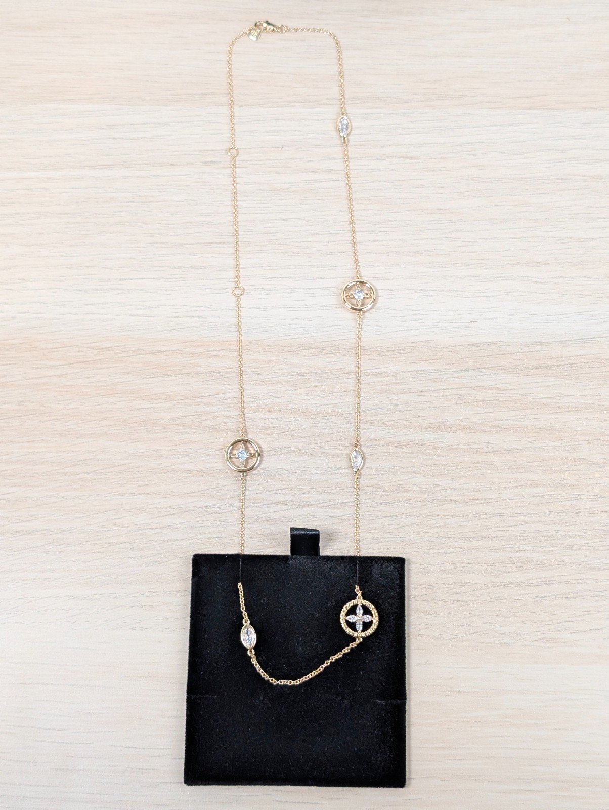 Vince Camuto Gold Tone Rhinestone 4-Leaf Clover Necklace Chain 17″-22″ NIB