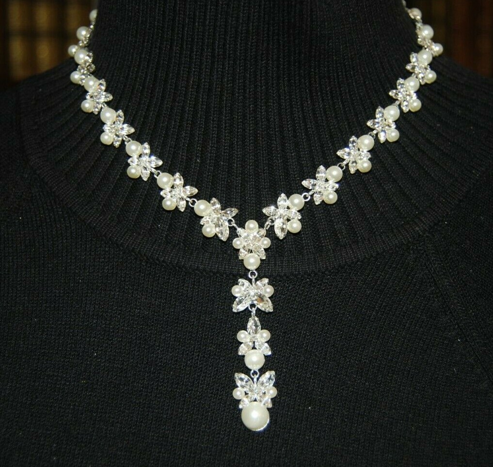 CESCABELLE ELEGANT COUTURE FAUX PEARLS & RHINESTONES ON SILVERED METAL NECKLACE
