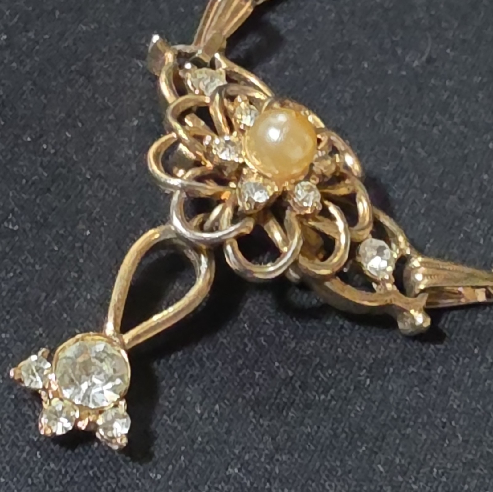 Gold Tone Flower Charm Pendant Necklace Cream Pearl Rhinestones Snake Chain