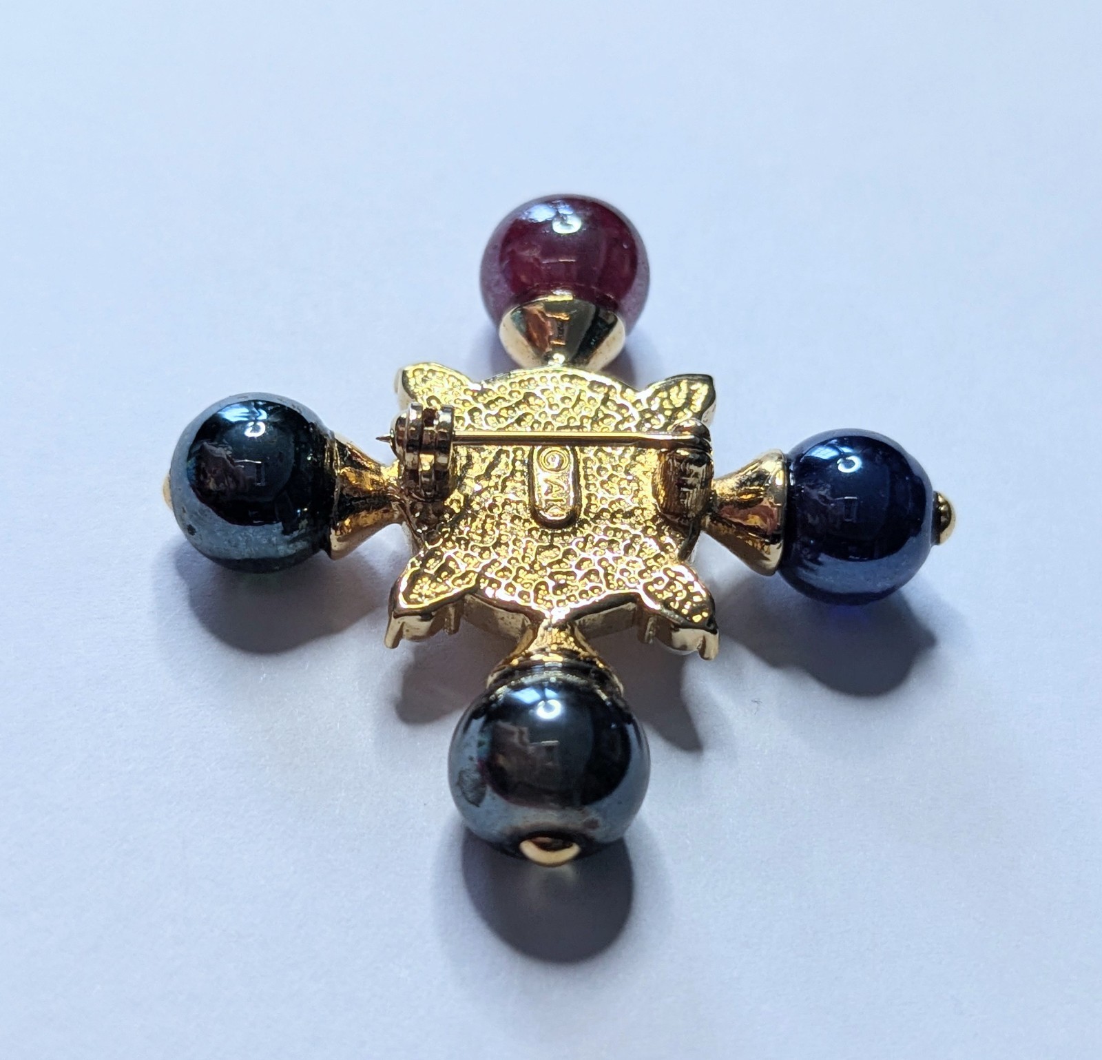 VINTAGE JEWELRY BROOCH MALTESE CROSS ANNE KLEIN GRIPOIX GLASS CROWN GOLD TONE