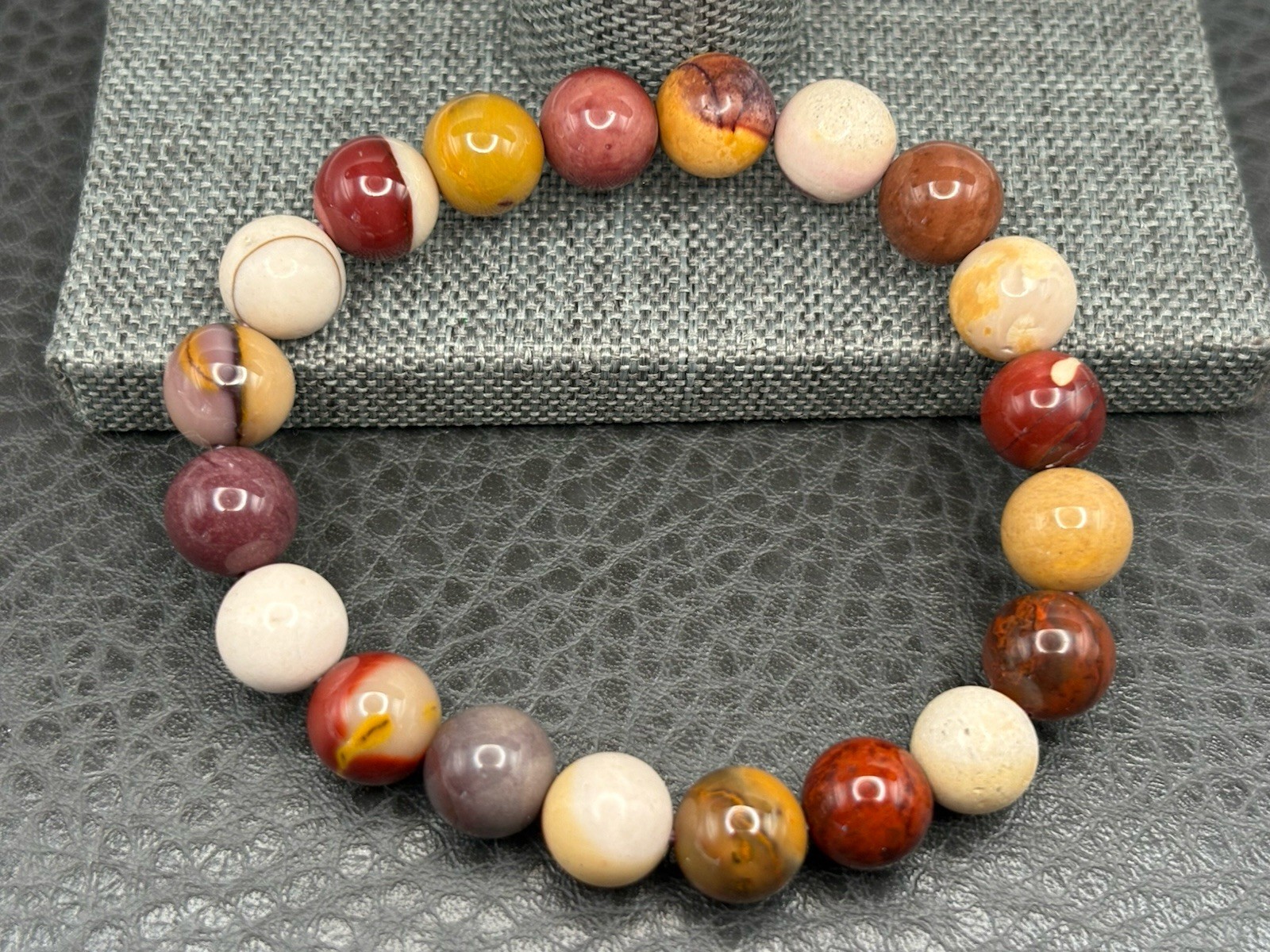 Beautiful 9.5MM Mookaite Jasper Round Stone Stretch Bracelet