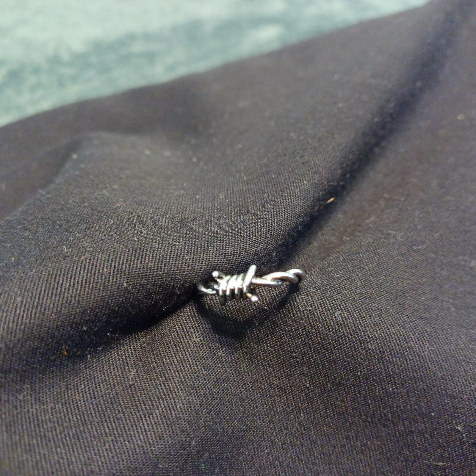 = BARBED WIRE KIDS METAL SILVER TONE SZ 5.5 FASHION JEWELRY RING #2