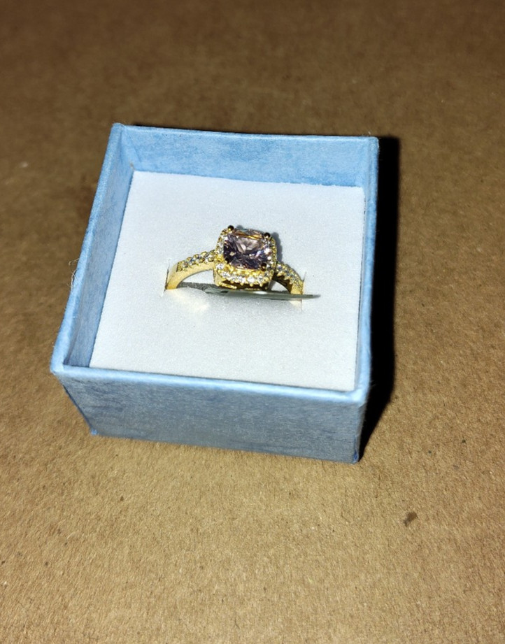 0.93 Ct MORGANITE & WHITE SAPPHIRE RING 925 SILVER WITH A YELLOW FINISH