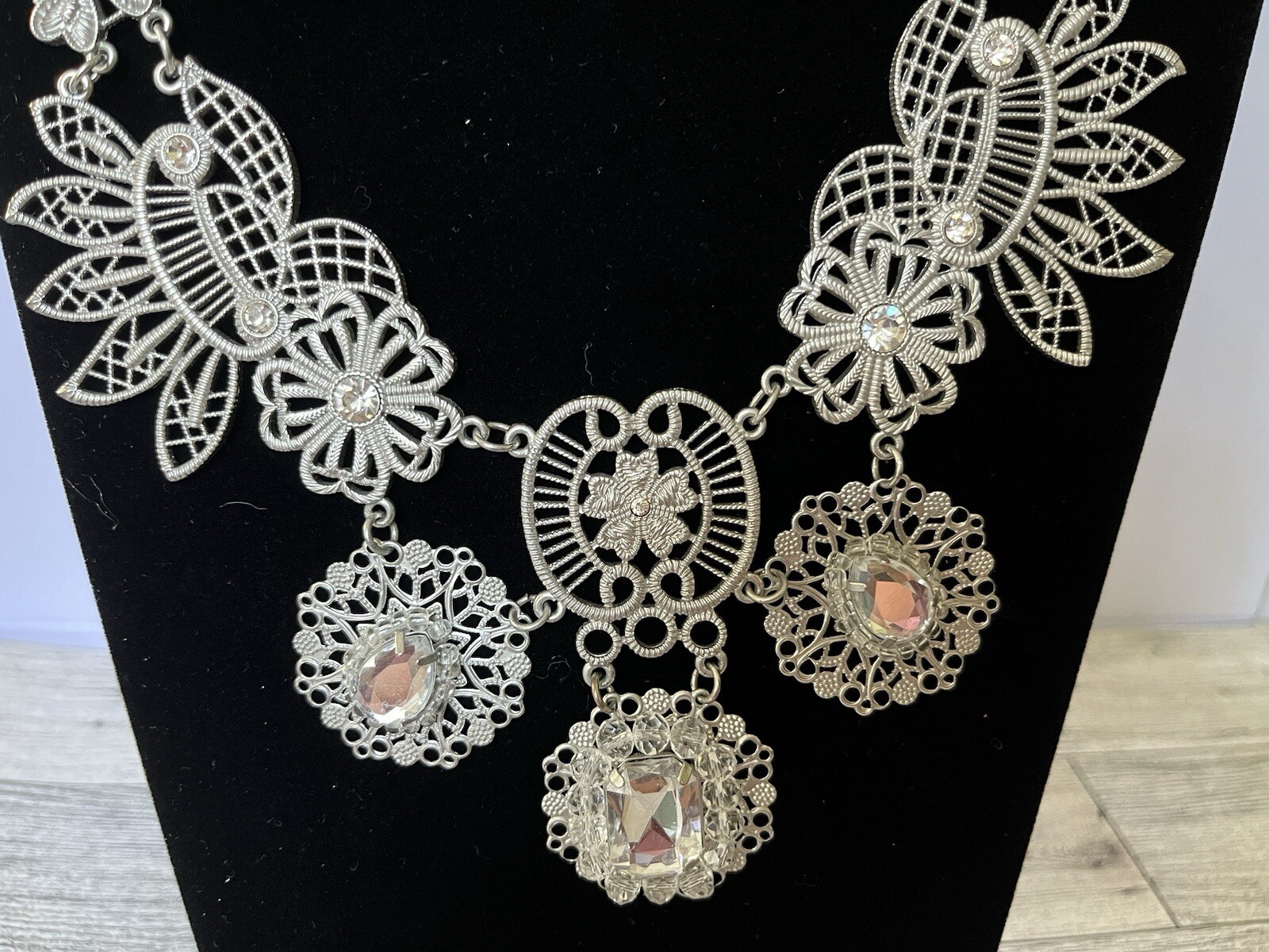 Floral Silver Tone Statement Chain Link Necklace Faux Crystals 21″ Adjustable