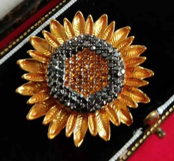 Vintage Style Realistic Sunflower Brooch / Pendant Shawl Pin