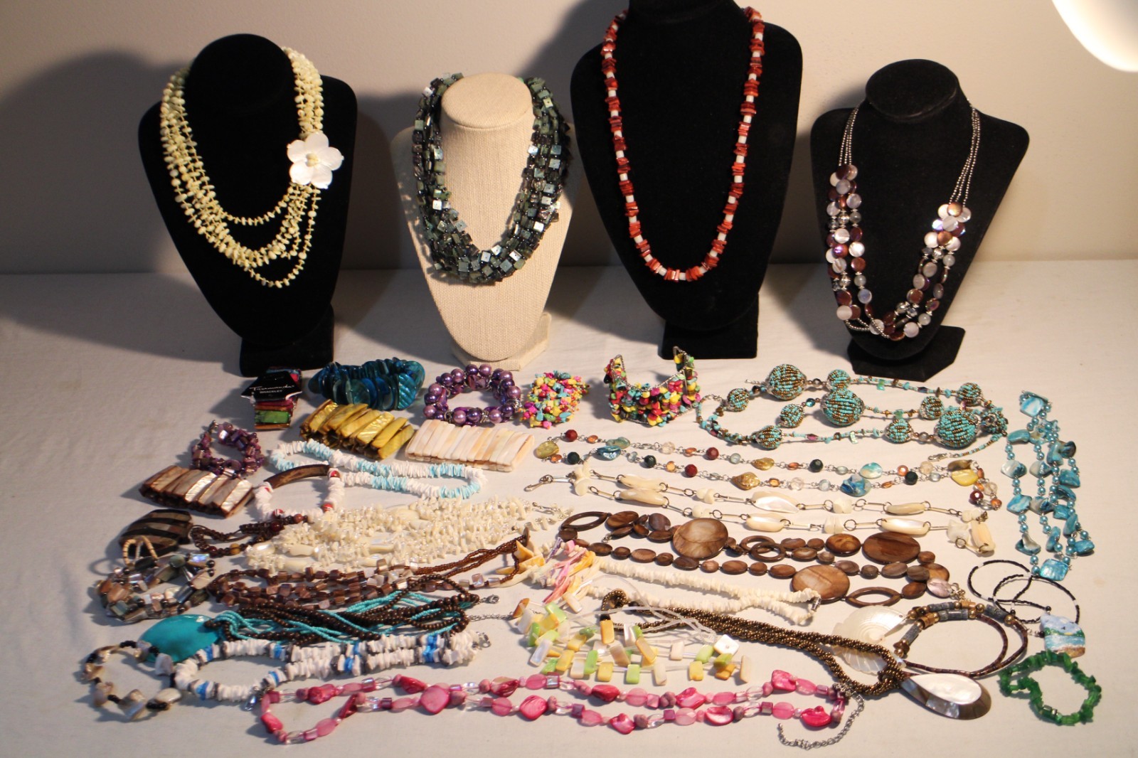 SHELL COSTUME JEWELRY LOT — 4 LBS. 6 OZ.