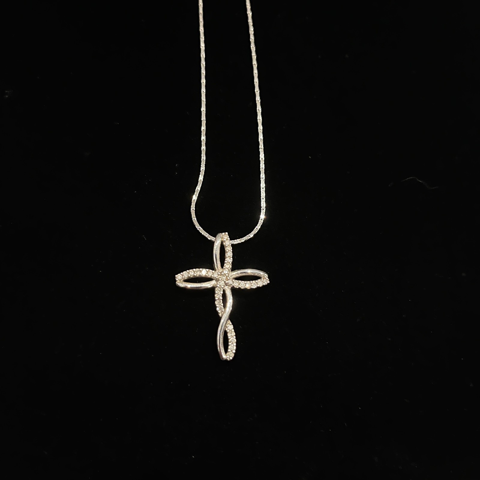 Infinity twisting cross necklace ornate 925 Sterling Silver NWOT