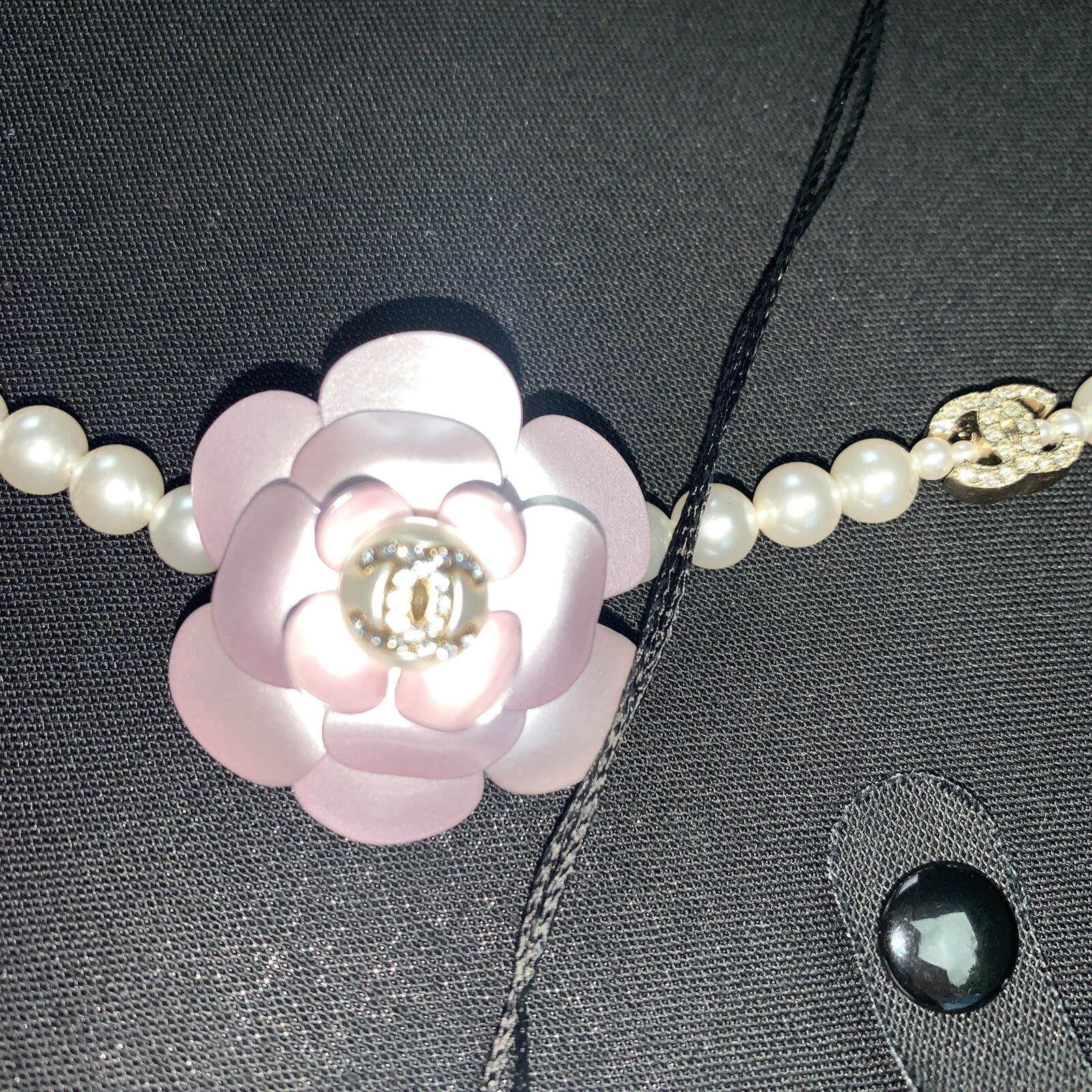 Chanel Runway 23C Pearl Flower Pink Choker Necklace New/ receipt Cruise 2023