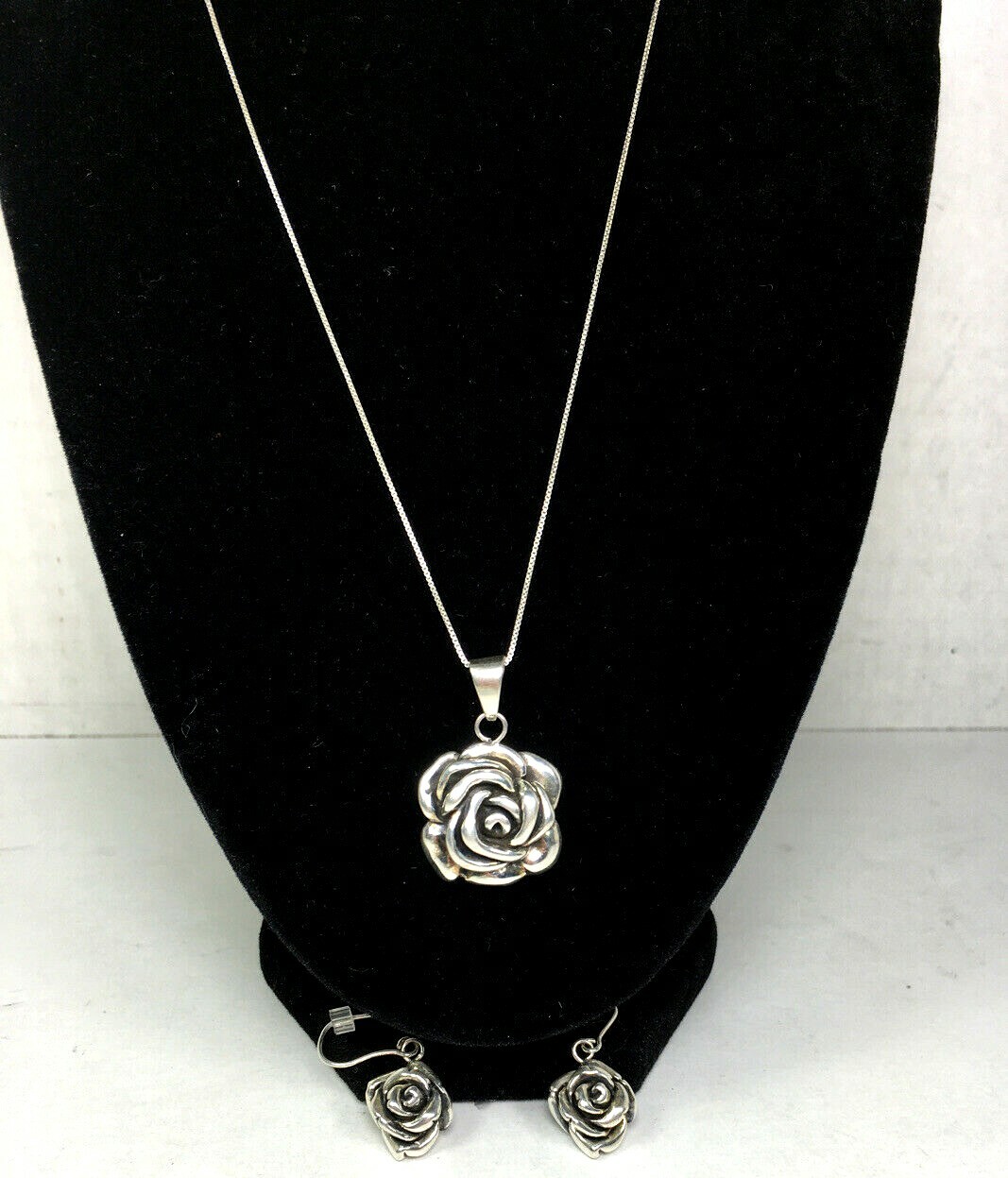 Rose .925 Silver Plated Necklace and Earring Set