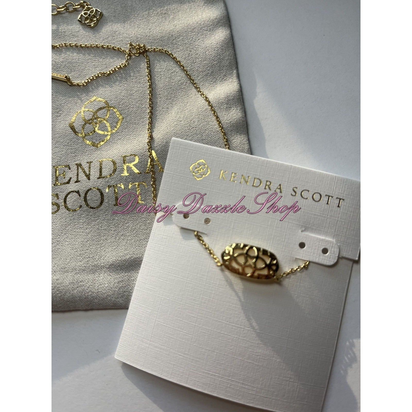 ✨New! Kendra Scott Elisa Gold Pendant Necklace in Ivory Mother of Pearl✨