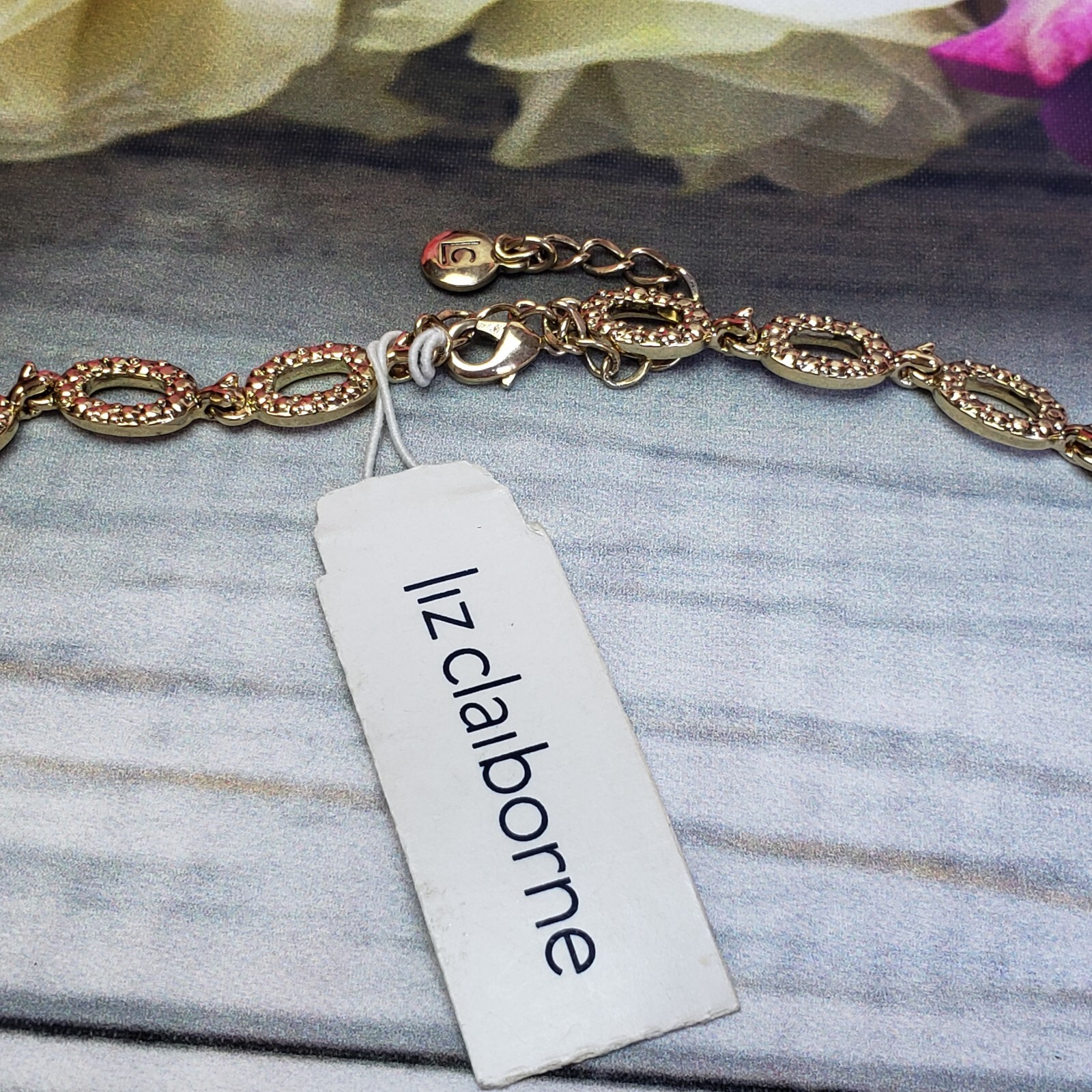 LIZ CLAIBORNE Amber Color Lucite Rhinestone Gold Tone Link Necklace Choker