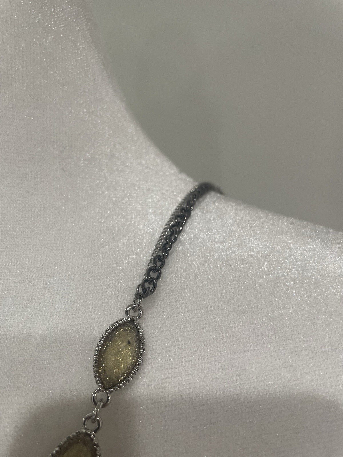NWT Vera Wang Simply Silver Tone MultiColored Crystal Beaded Layered Necklace