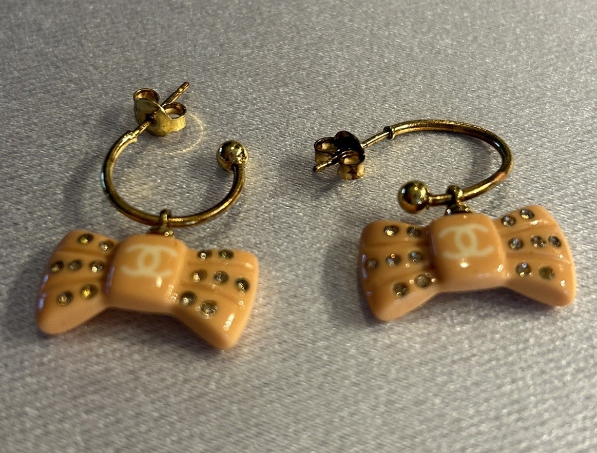 Auth Chanel 02P Pink Beige Gold Clear Plastic Hardware Rhinestones Earrings