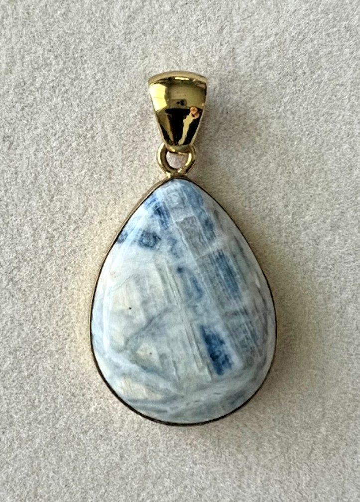Blue Scheelite Pendant by Charles Albert – Zero Karat Gold- Free Shipping