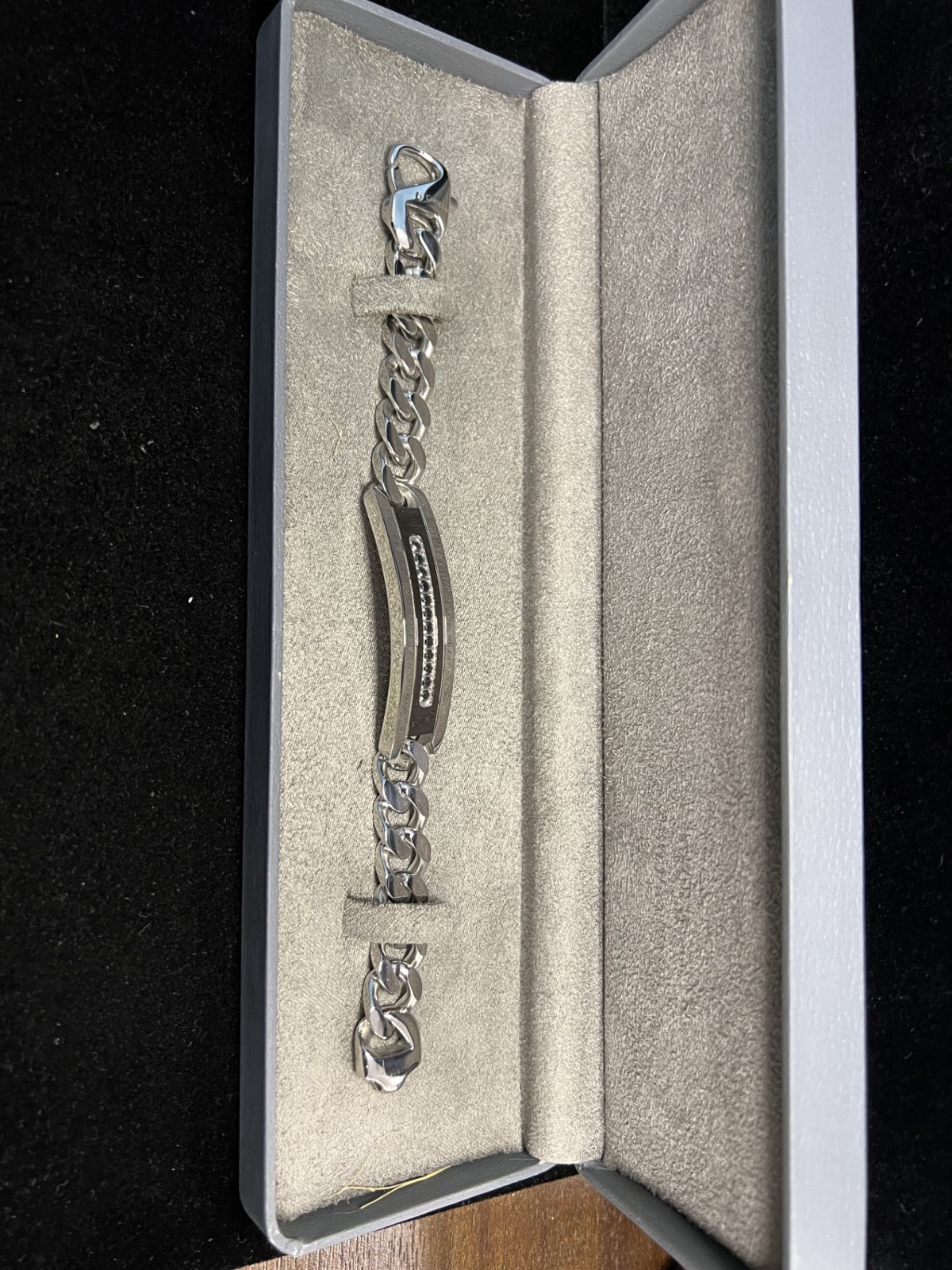 Chisel Stainless Steel 8″ Bracelet – Brand New Complete in Box – Very Nice!