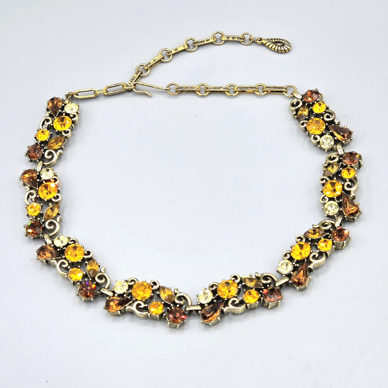 Vintage Lisner Signed Topaz Amber Jonquil Rhinestone Gold Tone Necklace 16″