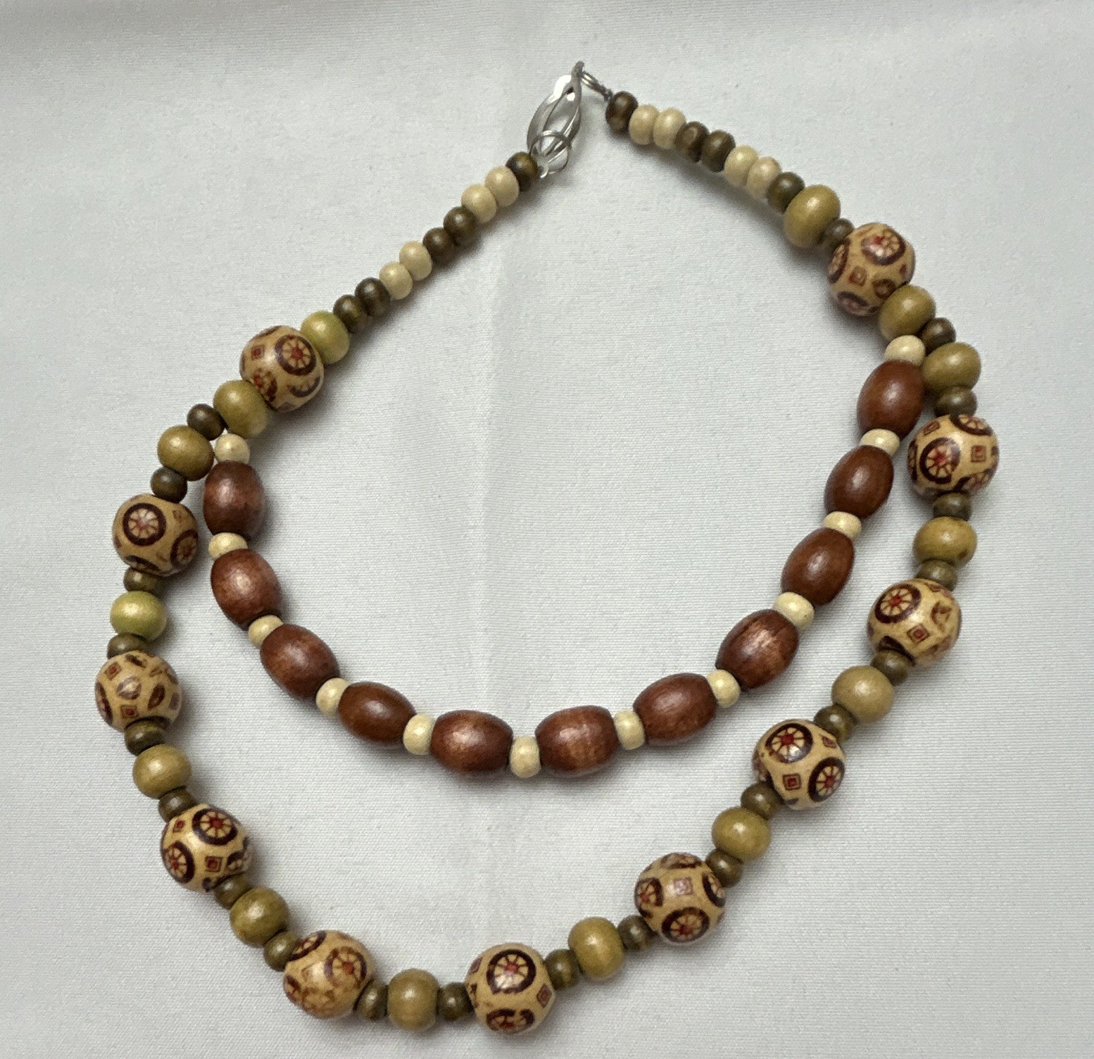 Brown Beige Wood Beaded Necklace, Silver Tone Lobster Clasp, No Stone