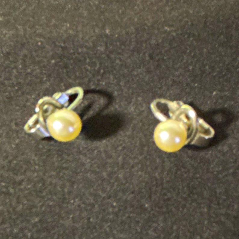 50’s-60’s Silver Tone Metal White Round Pearl Stud Earrings Butterfly Back Pair
