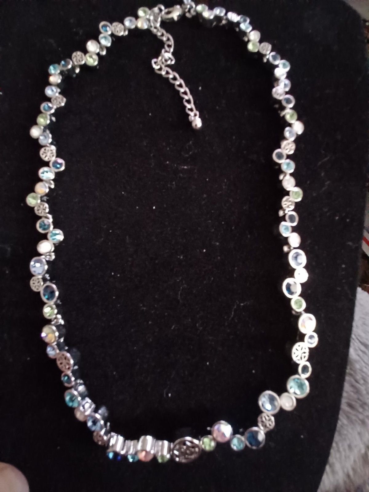 Lia Sophia “Happy Hour” Silver Tone w/Cut Crystals Necklace 16 Drop 2″ Extender