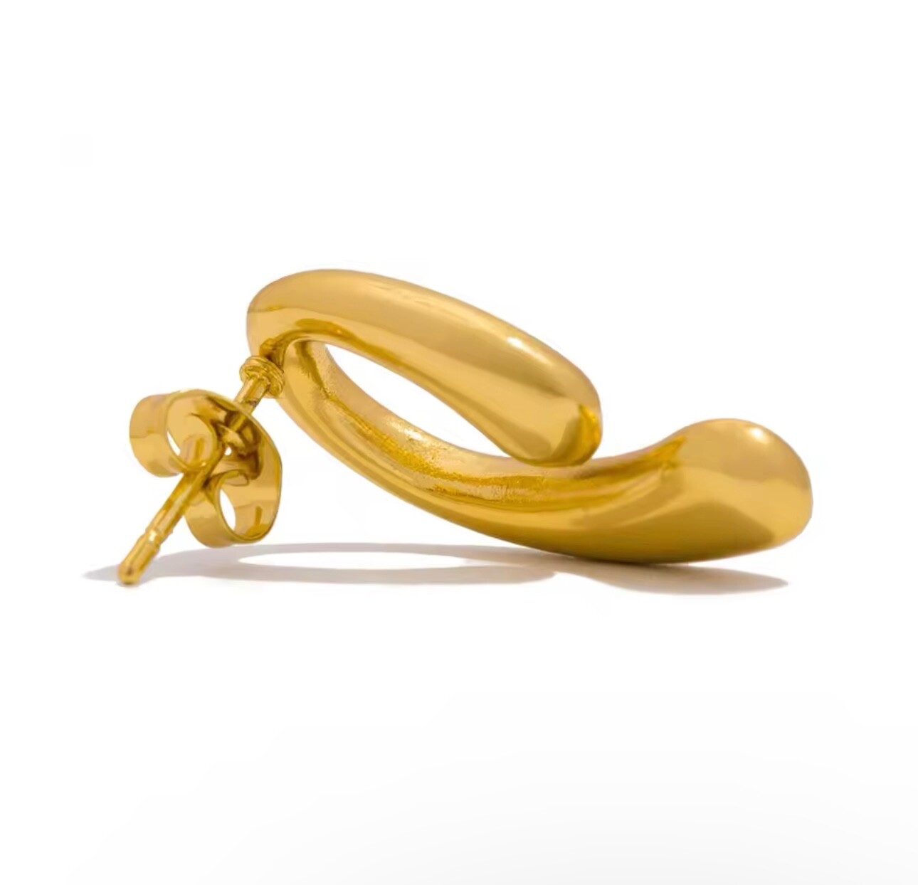 ZARD Sculptured Design Earrings in 18K Gold