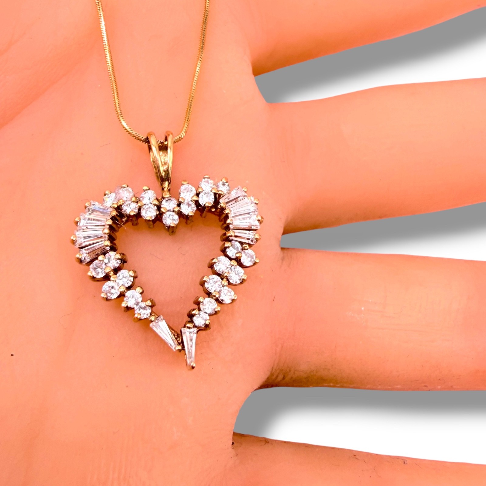Solid 10k Yellow Gold Cubic Zirconia CZ Cluster Heart Pendant Neckalce 18″ 4.5g