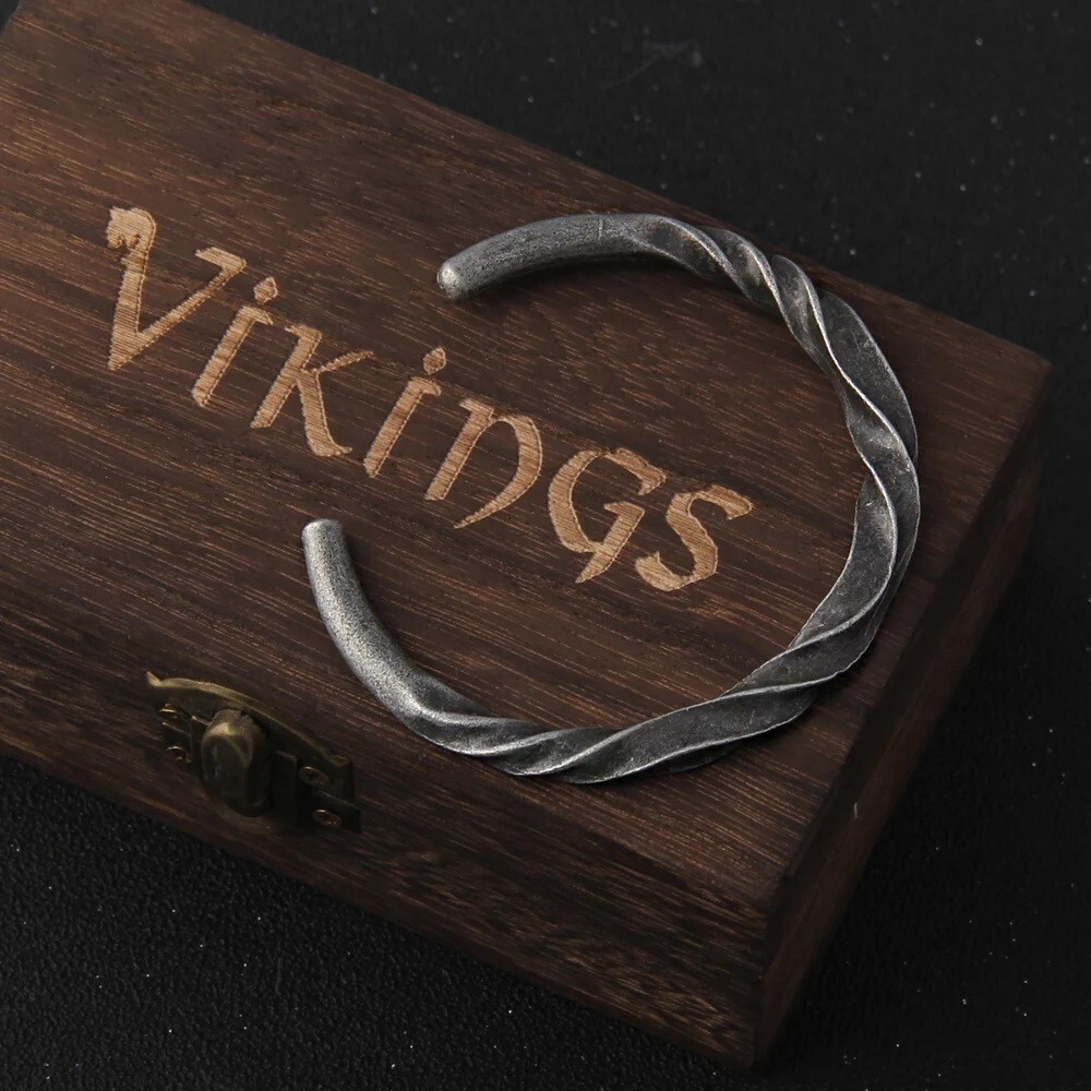 Vikings Dragon Bracelet Men’s Alloy Steel Bangel Vintage Punk Jewelry Gifts Box