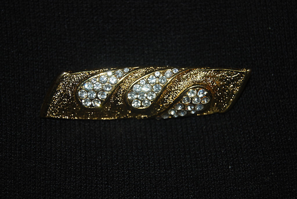 WONDERFUL VINTAGE SET OF THREE ASSORTED PINS OR BROOCHES AS PER PICTURES # M-021
