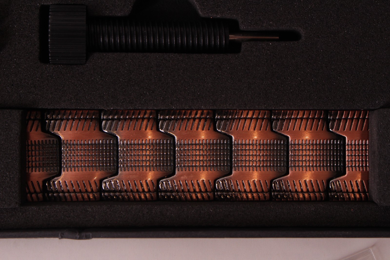 NEW Feraco Pure Copper Men’s Bracelet – tyre graphics – 4000 magnets