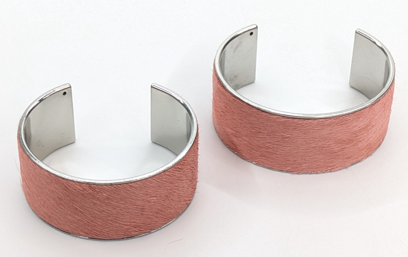 Chunky Pink Dyed Cow Hide Silver Tone Cuff Bracelet Set of Two 1 1/8″ Wide