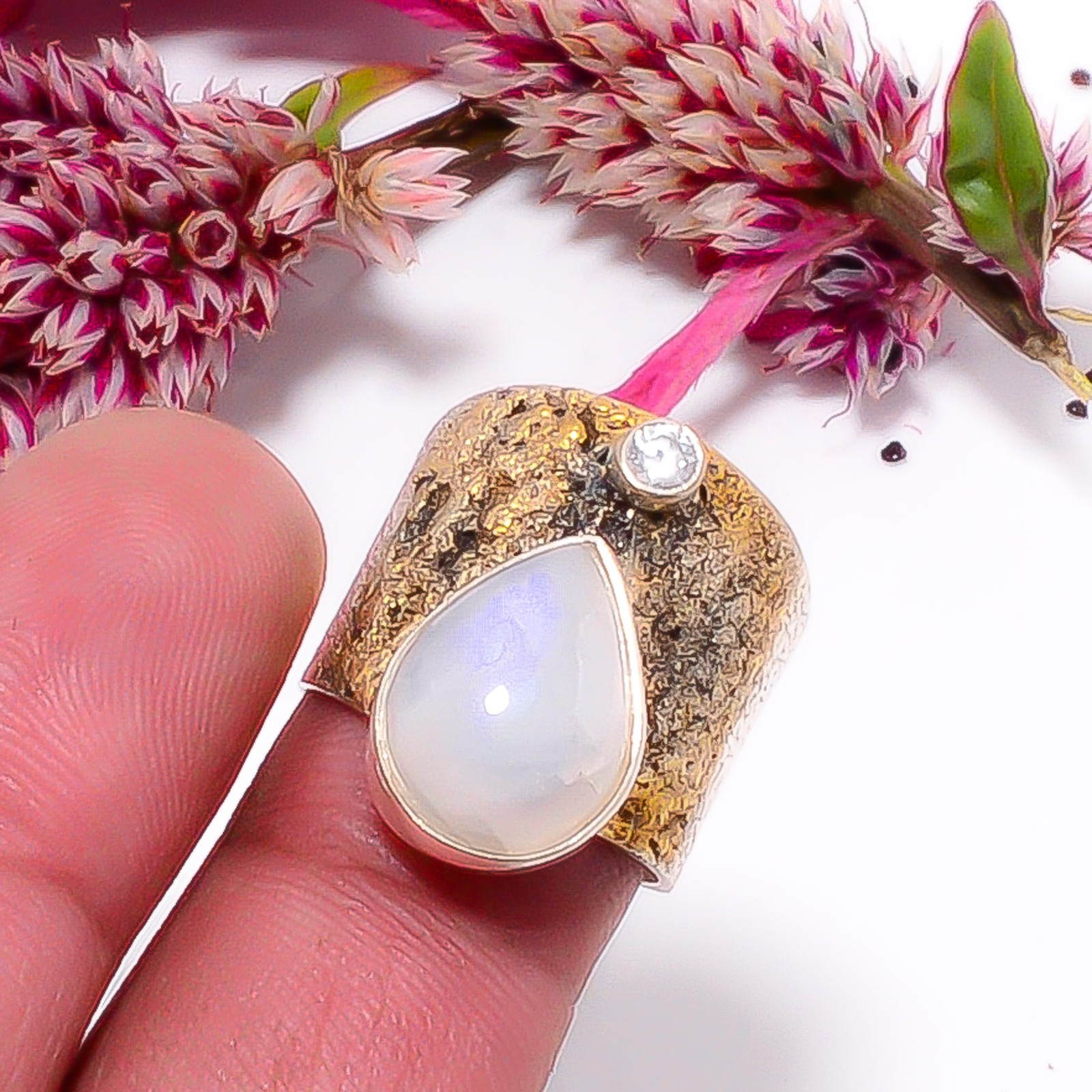 Rainbow Moonstone – India, White Topaz Two Tone 925 Sterling Silver Ring s.6 S33