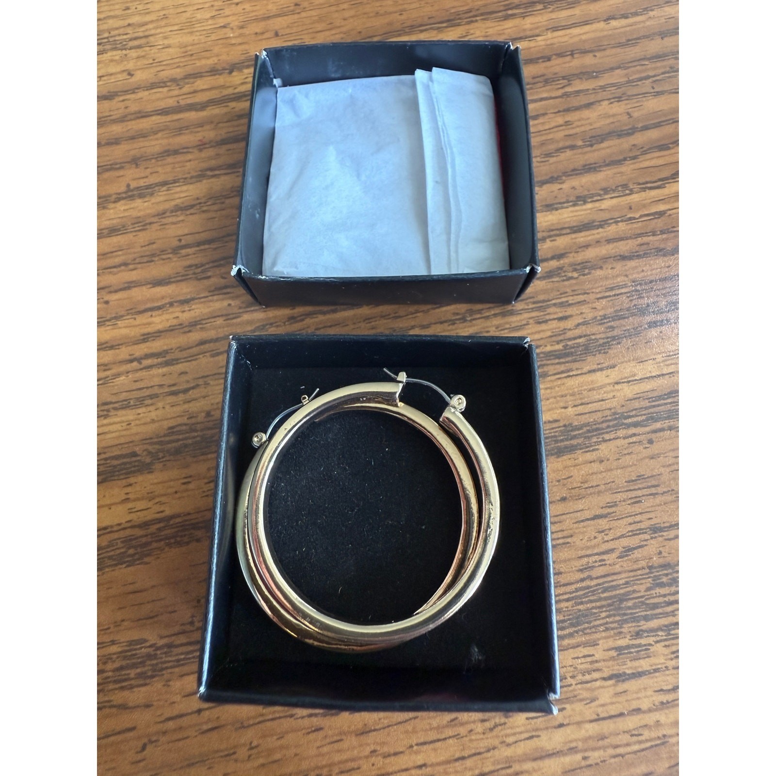Avon Fashion Hoop Earrings Goldtone Pink 1.5 inches Pierced