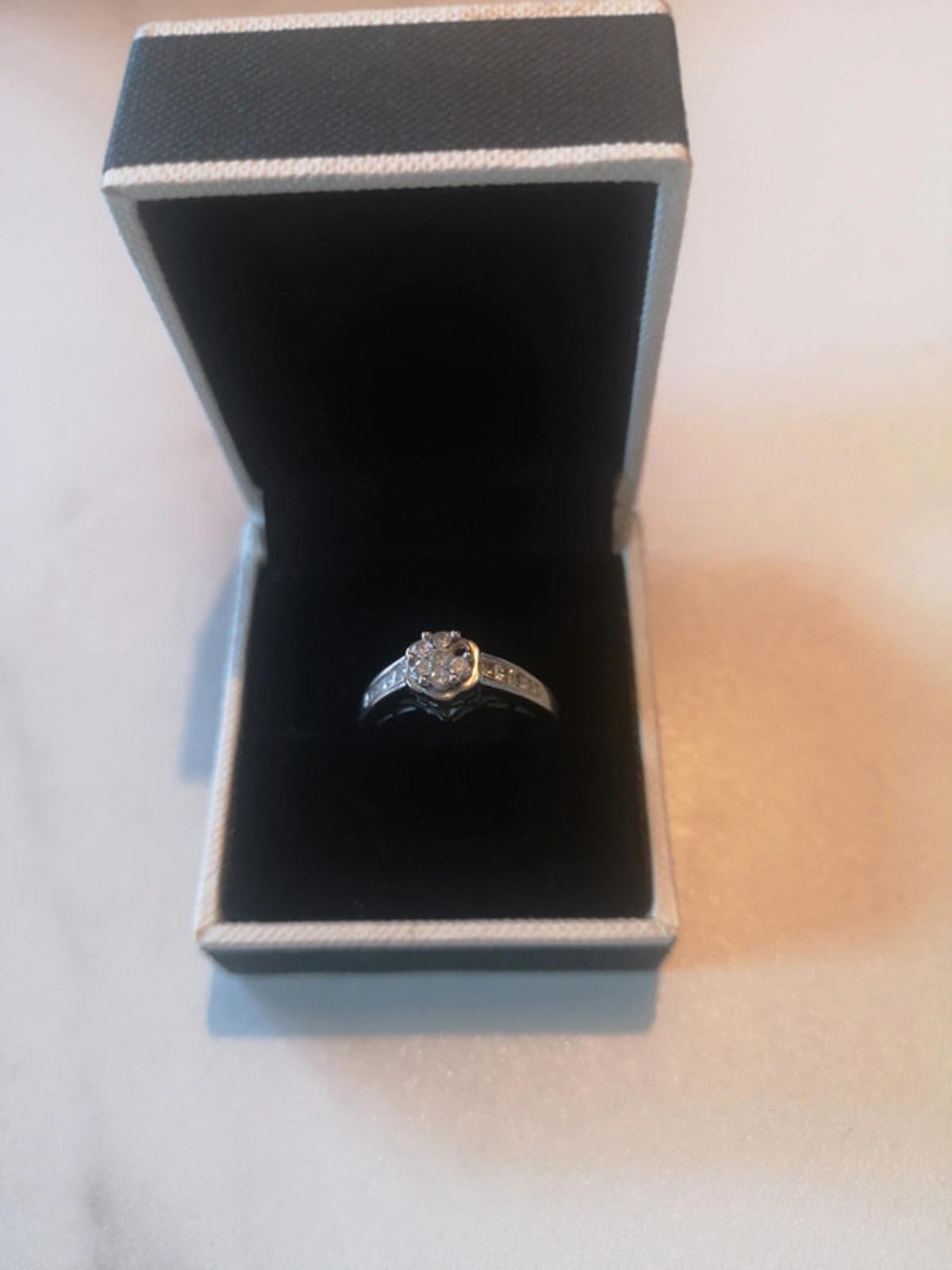 9ct white gold diamond ring
