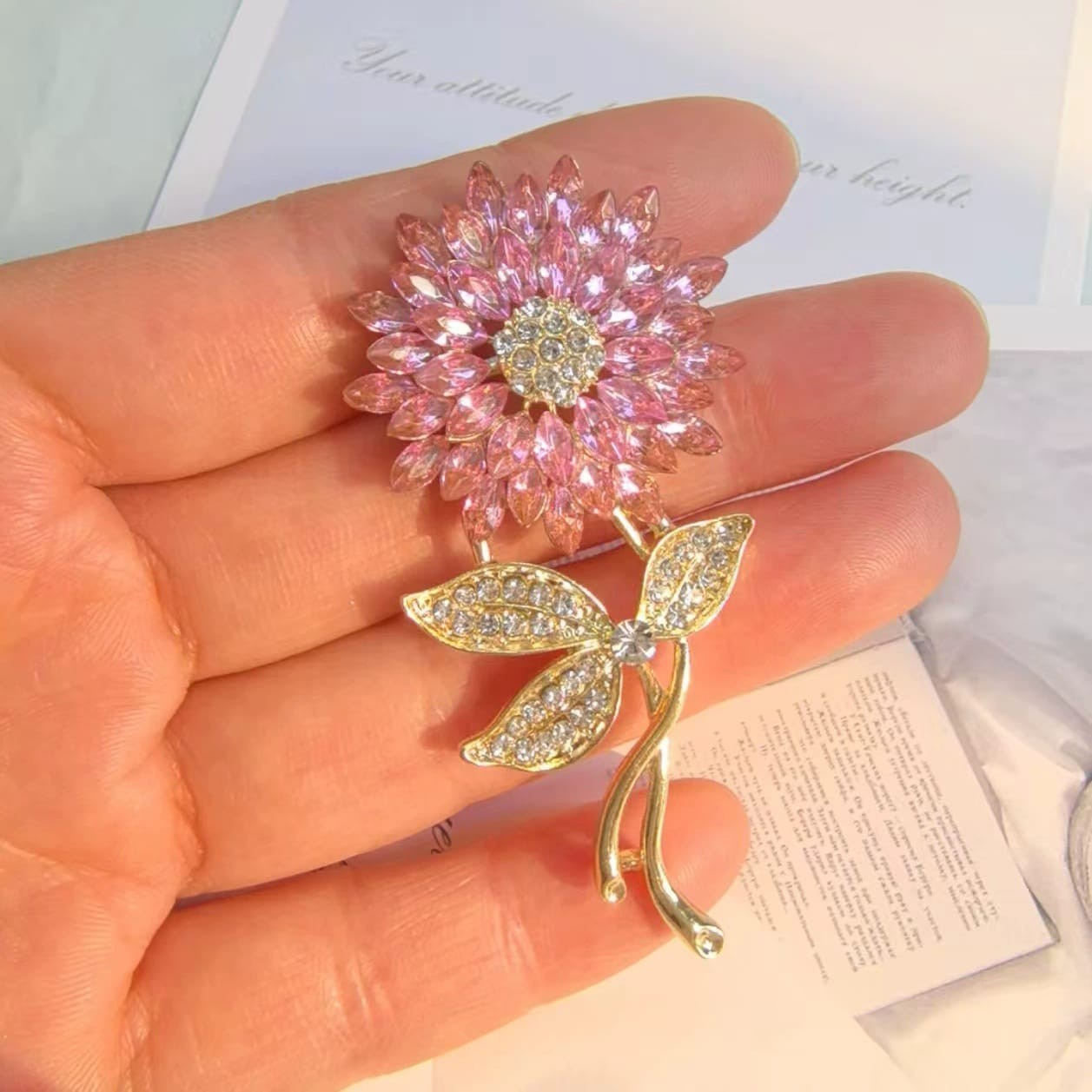 Flower Brooch Pin Gold Tone Rhinestone Floral Lapel Scarf Jacket Coat Pin Women